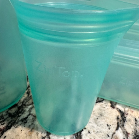 Zip Top Teal Reusable Silicone containers - 6 piece Set - Picture 5 of 8
